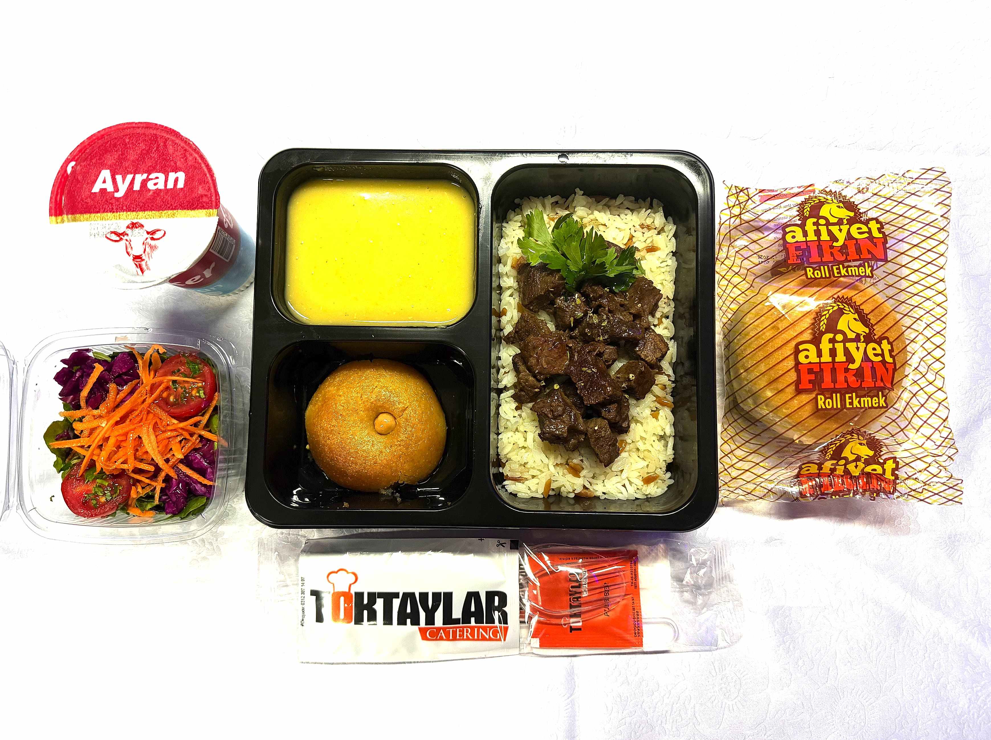 4 çeşit paketlenmiş toplu yemek